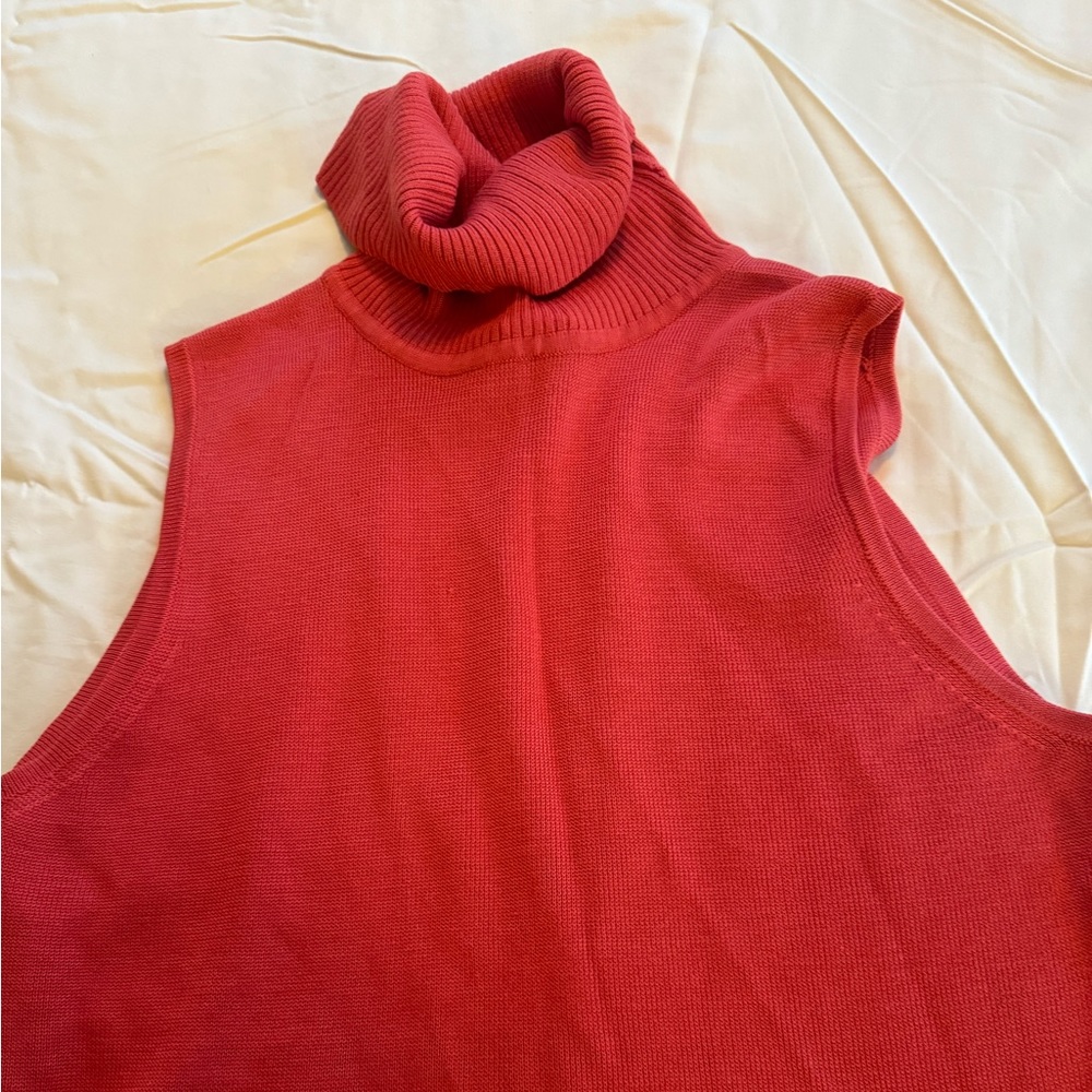 Sleeveless turtleneck sweater